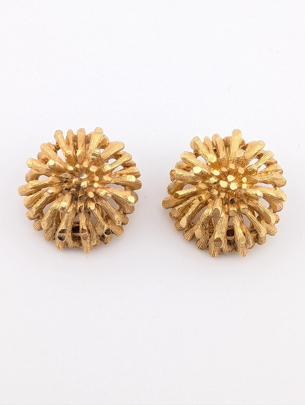 Vintage Coro Gold Starburst Earrings - Classic Clip On Estate Jewelry